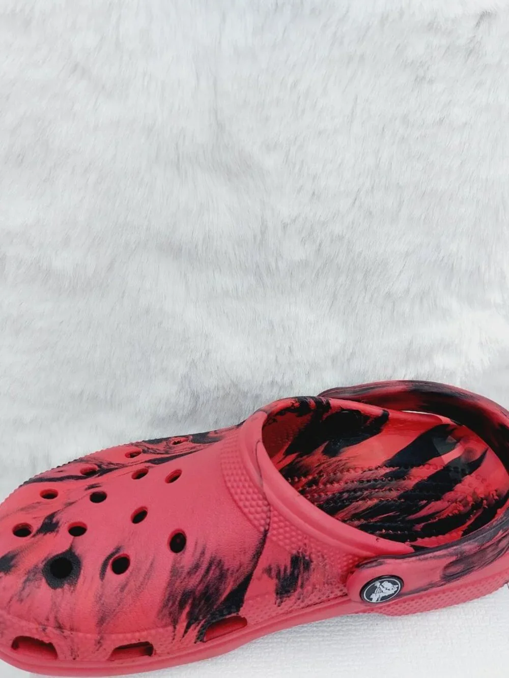 Crocs Boy's Black Red Classic Marbled Adjustable Slip-On Casual Clogs Size 4
